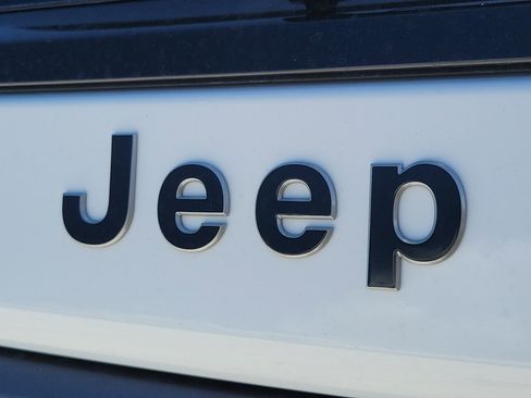 New 2026 Jeep Grand Wagoneer Limited AWD/4WD image 5