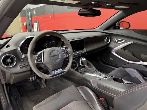 Used 2018 Chevrolet Camaro ZL1 RWD image 22