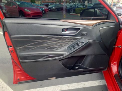 Used 2022 Toyota Avalon Limited image 17