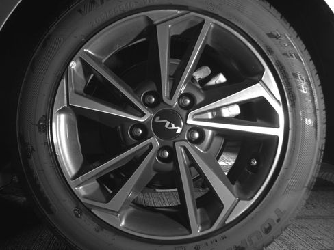 Used 2024 Kia Forte LXS image 19