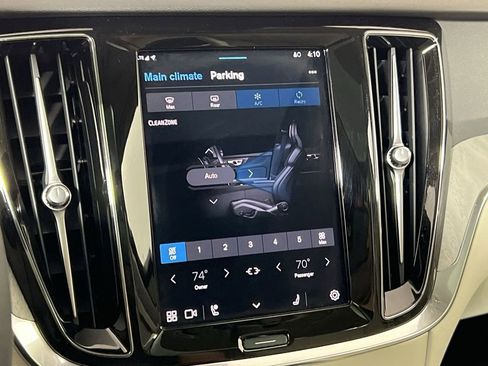 Certified 2025 Volvo V60 B5 Cross Country Plus image 19