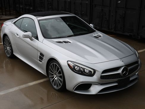 Used 2017 Mercedes-Benz SL 550 image 19