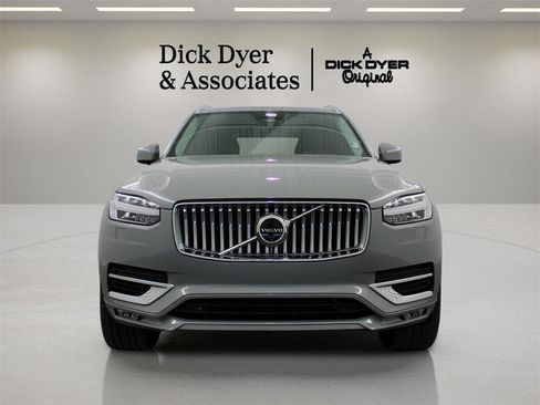 Certified 2025 Volvo XC90 B5 Plus image 8