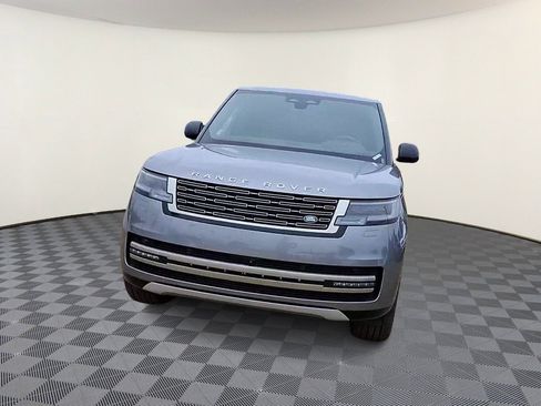 New 2025 Land Rover Range Rover SE image 3
