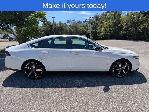 Used 2023 Honda Accord Sport image 2
