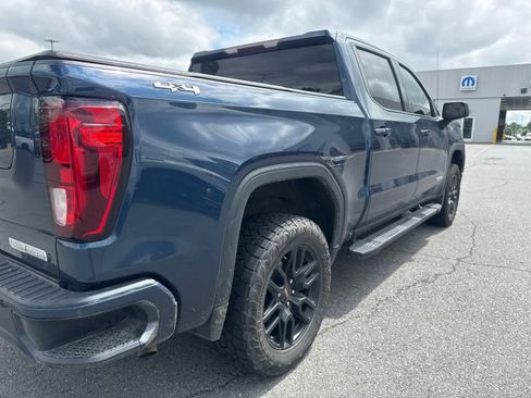 Used 2021 GMC Sierra 1500 Elevation w/ LPO, Elevation Black Package AWD/4WD image 3