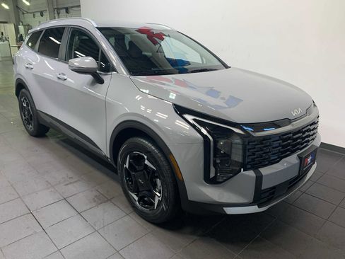 New 2026 Kia Sportage AWD Hybrid image 2