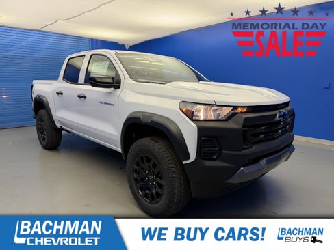 New 2026 Chevrolet Colorado Trail Boss AWD/4WD image 1