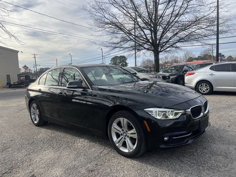 Used 2017 BMW 330i xDrive 330i xDrive AWD 4dr Sedan image 3