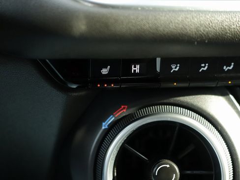 Used 2024 Chevrolet Blazer LT w/ Convenience Package image 17