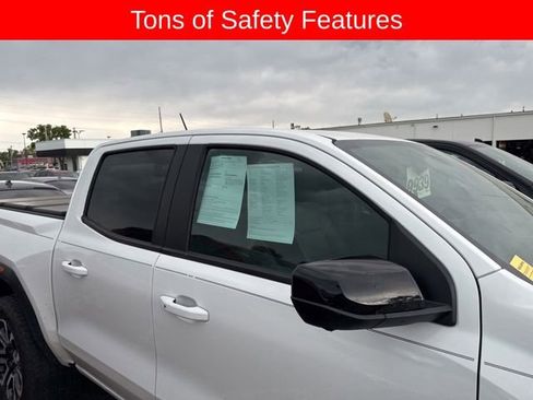 Used 2024 GMC Canyon AT4 w/ AT4 Premium Package AWD/4WD image 8