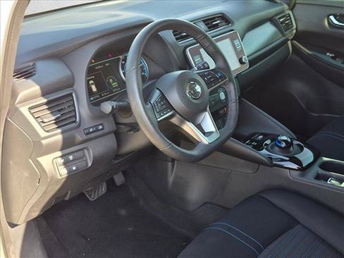Used 2021 Nissan Leaf SV w/ SV Technology Package FWD image 10