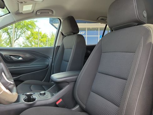 Used 2024 GMC Terrain SLE FWD image 12