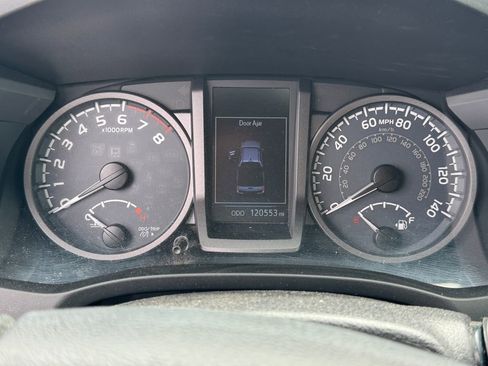 Used 2016 Toyota Tacoma TRD Off-Road w/ Towing Package image 25