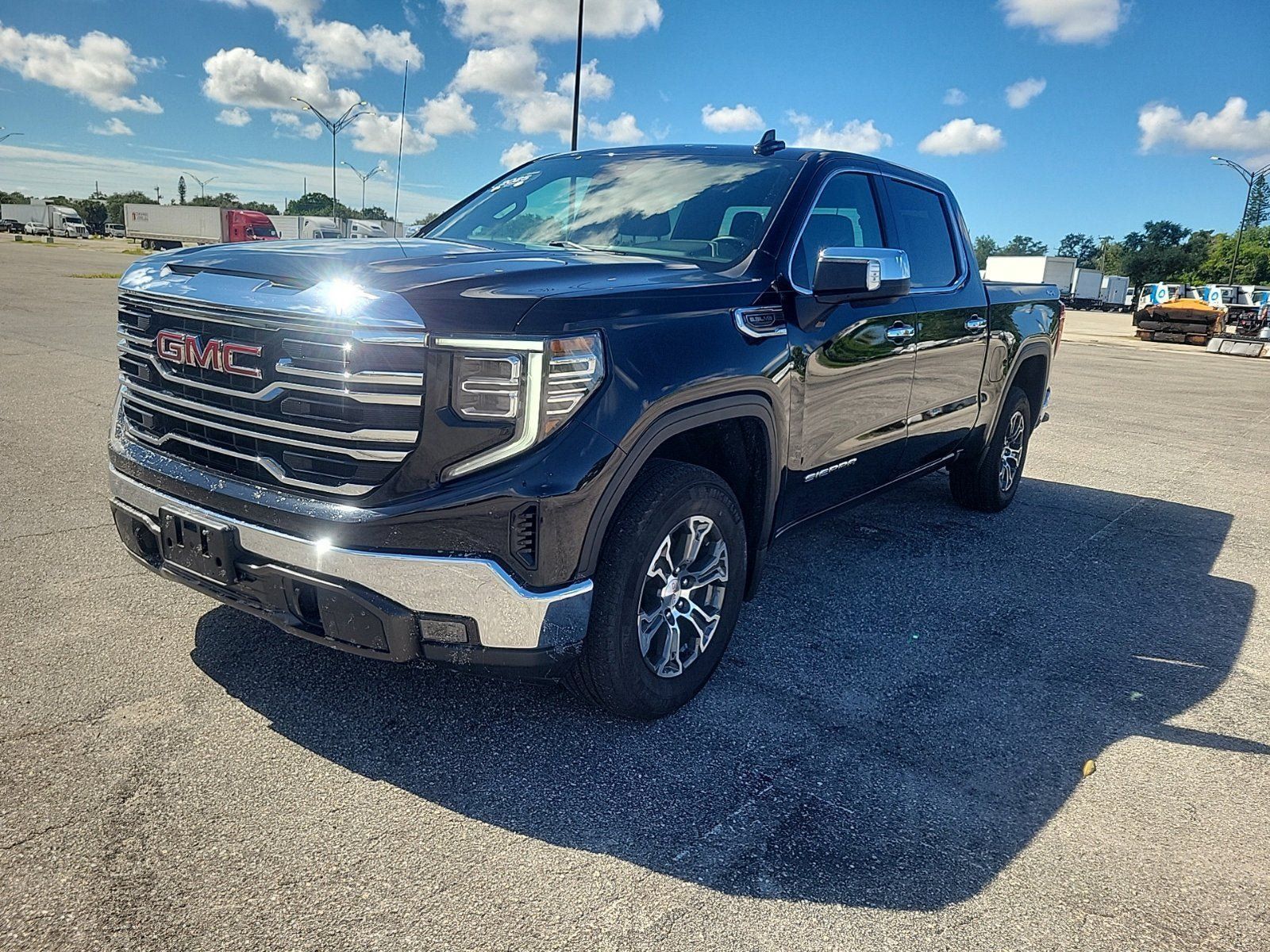 Certified 2025 GMC Sierra 1500 SLT AWD/4WD image 2
