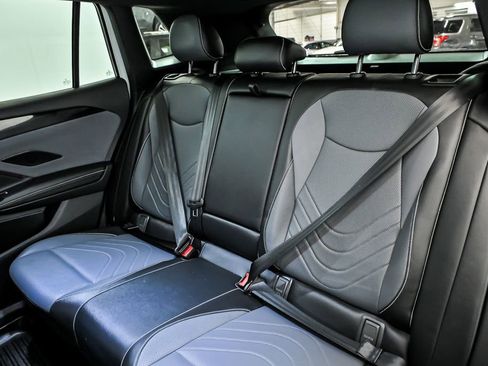 Used 2025 Volkswagen Tiguan SE R-Line AWD/4WD image 15