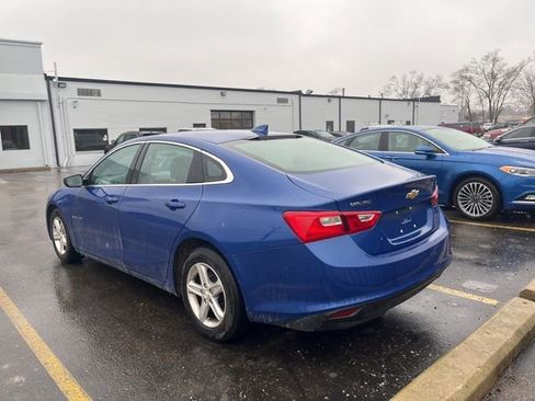 Used 2023 Chevrolet Malibu LT image 3