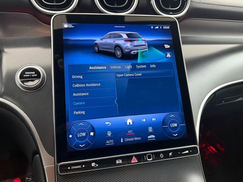 Used 2024 Mercedes-Benz GLC 300 4MATIC image 29