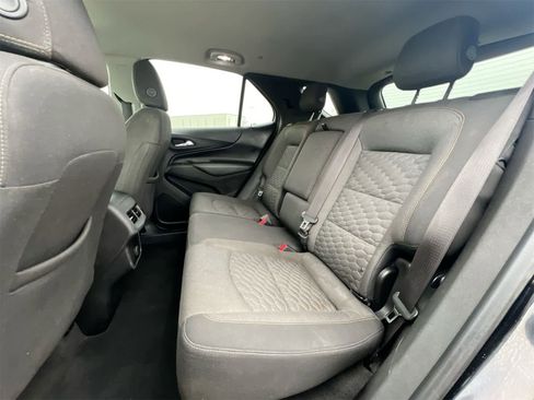Used 2018 Chevrolet Equinox LT image 19