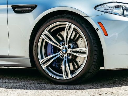 Used 2013 BMW M5 RWD image 56