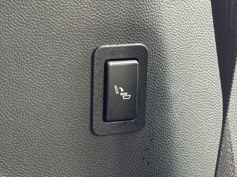 Used 2022 Cadillac Escalade ESV Premium Luxury Platinum w/ Heavy-Duty Trailer Package image 31