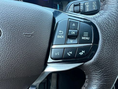 Used 2022 Ford Explorer King Ranch w/ Premium Technology Package RWD image 26