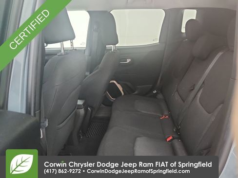 Certified 2017 Jeep Renegade Latitude w/ Safety & Security Group AWD/4WD image 28