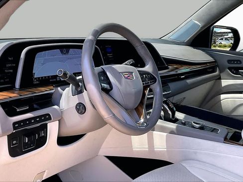 Used 2021 Cadillac Escalade Sport Platinum AWD/4WD image 18