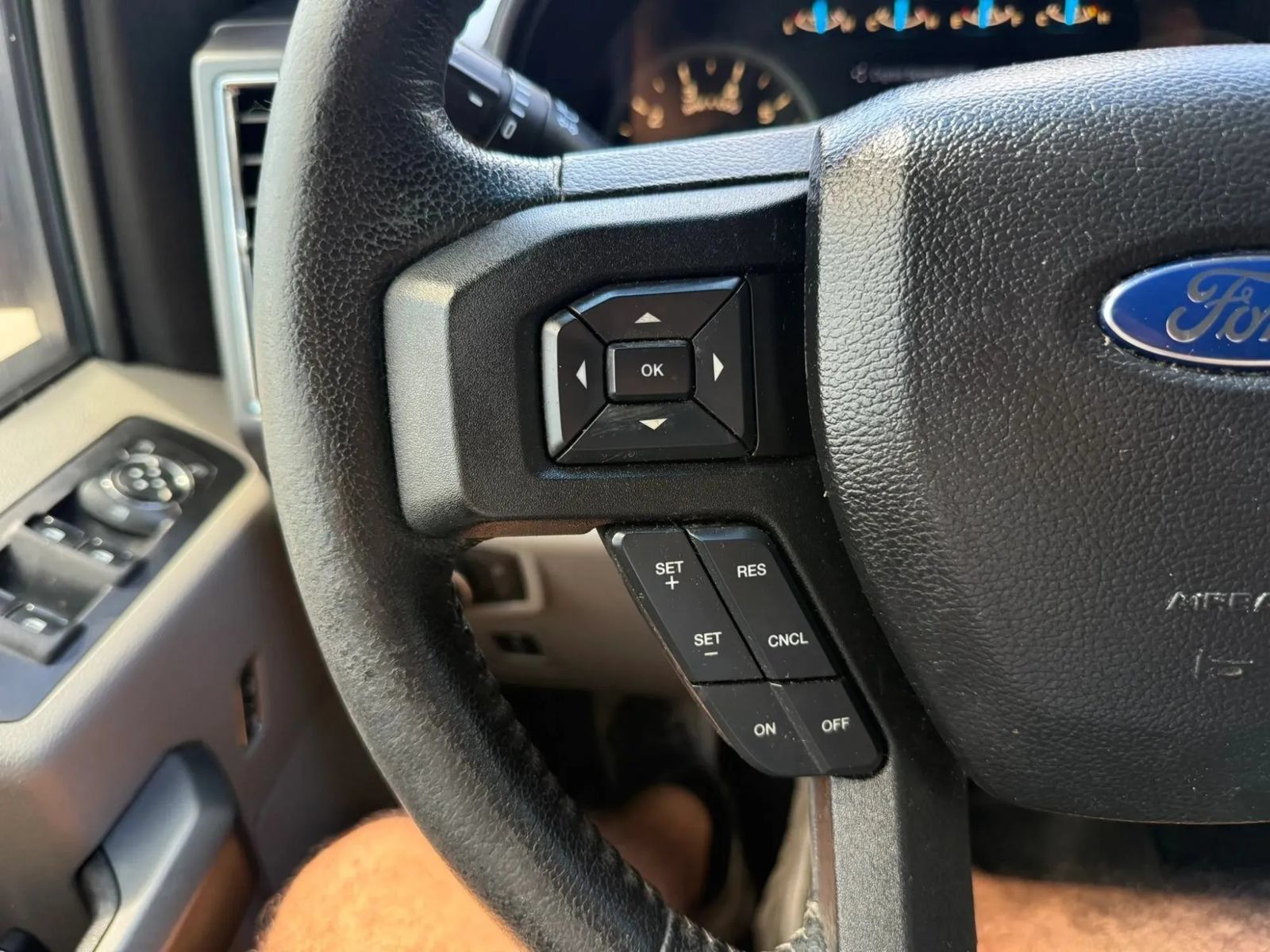 Used 2015 Ford F150 XLT w/ Equipment Group 302A Luxury RWD image 28
