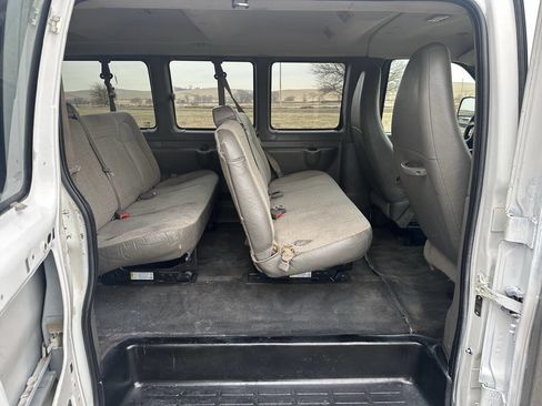 Used 2015 Chevrolet Express 3500 LT w/ LT Preferred Equipment Group image 17