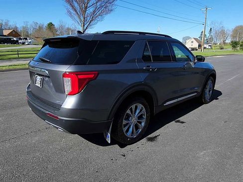 Used 2022 Ford Explorer XLT w/ Equipment Group 202A AWD/4WD image 8