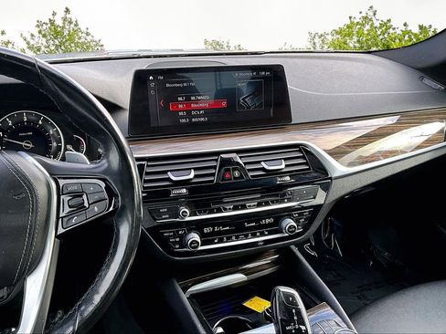 Used 2019 BMW 530i xDrive w/ Convenience Package image 6