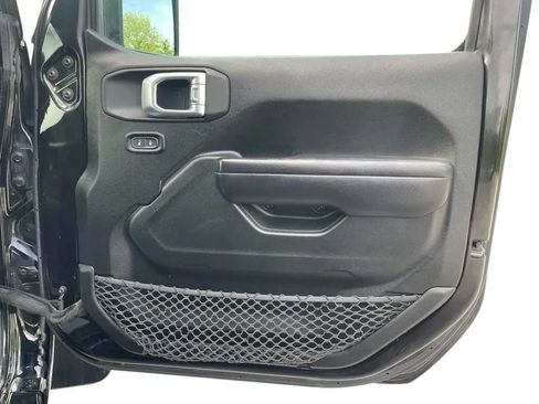 Used 2020 Jeep Wrangler Unlimited Sport w/ Technology Group AWD/4WD image 19