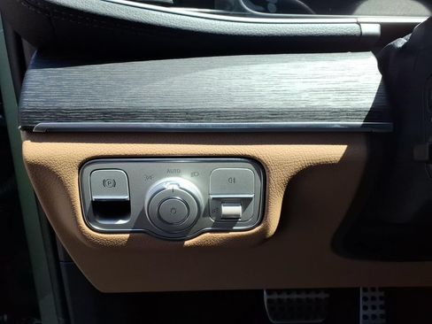 New 2026 Mercedes-Benz GLS 580 4MATIC image 17