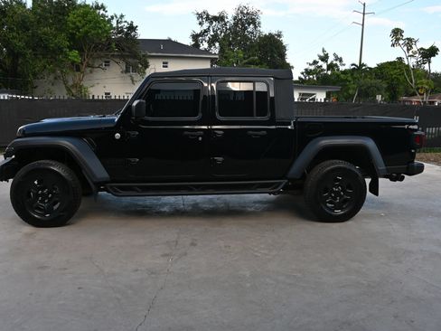 Used 2021 Jeep Gladiator Sport AWD/4WD image 7