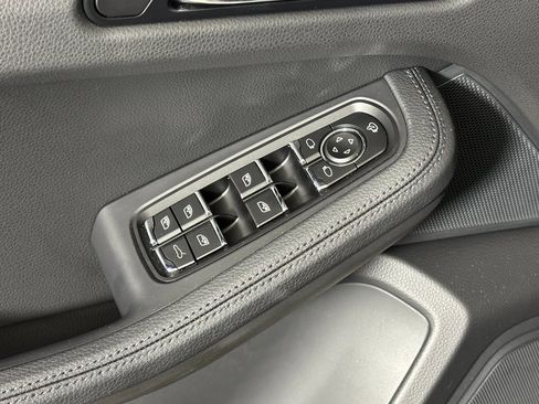 New 2026 Porsche Macan image 15