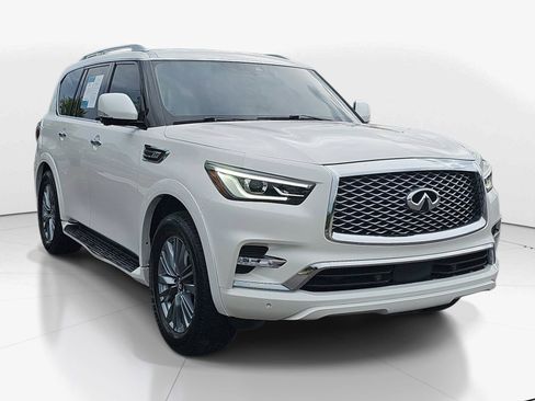 Used 2022 INFINITI QX80 Luxe w/ All-Season Package AWD/4WD image 2