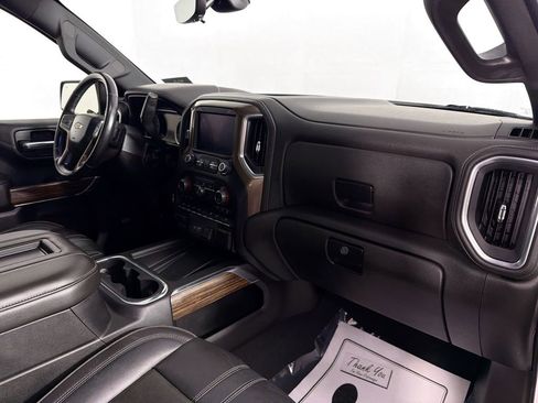 Used 2019 Chevrolet Silverado 1500 High Country w/ Technology Package image 32