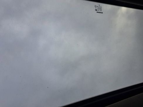 Used 2021 Nissan Altima 2.5 SV w/ SV Premium Package image 18