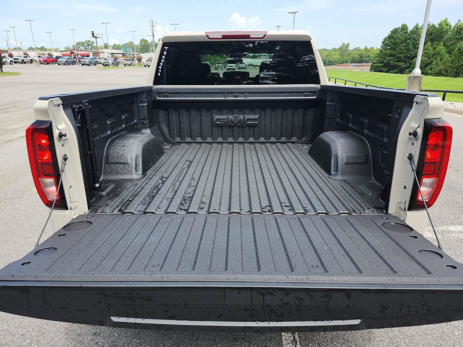 New 2026 GMC Sierra 1500 SLE AWD/4WD image 9