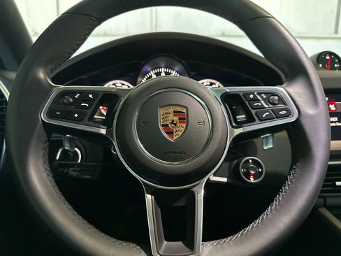 Used 2023 Porsche Cayenne Platinum Edition AWD/4WD image 23