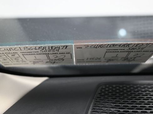 Used 2024 Chrysler Pacifica Touring-L image 10