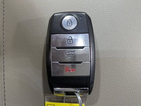 Used 2020 Kia Sorento EX FWD image 32