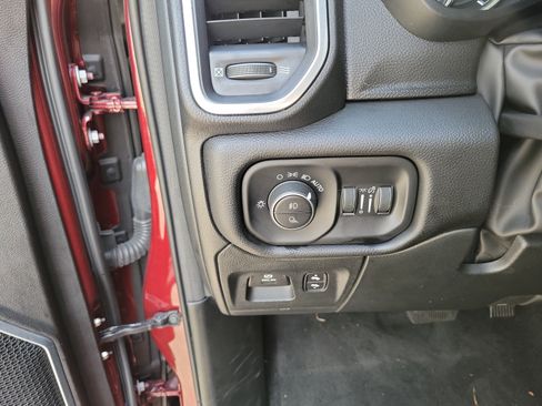 Used 2023 RAM 1500 Laramie AWD/4WD image 25