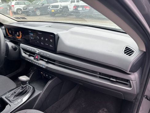 Used 2025 Kia K4 FWD image 30