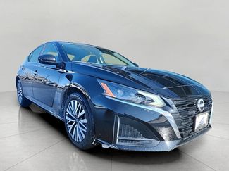 Used 2025 Nissan Altima 2.5 SV video 1