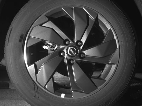 Used 2025 Nissan Rogue SV FWD image 15