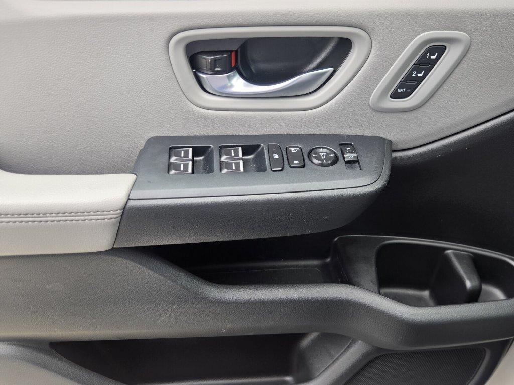 Certified 2025 Honda Pilot Touring image 25