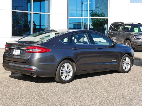 Used 2018 Ford Fusion S image 3