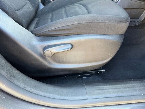 Used 2020 Jeep Renegade Latitude w/ Popular Equipment Group FWD image 29